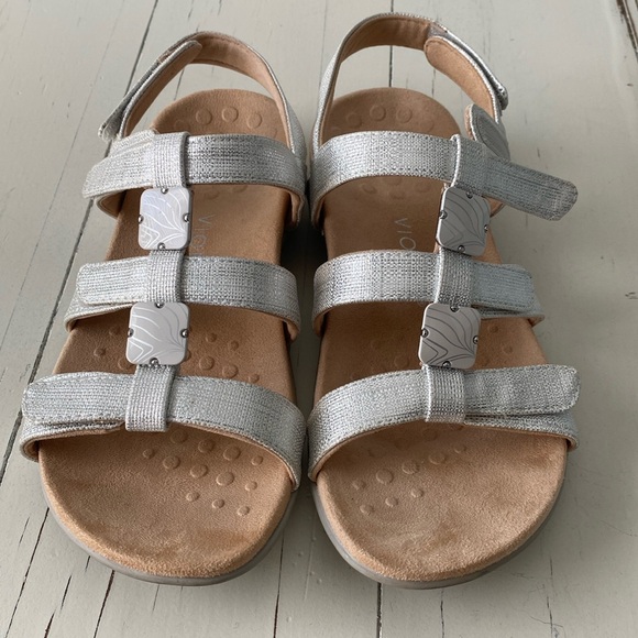 Vionic Metallic Rest Amber Backstrap Sandals 8W - Picture 3 of 9